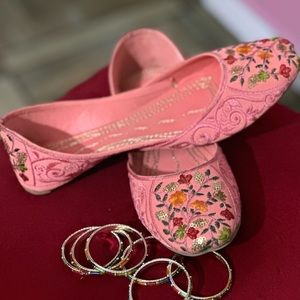 Pakistani traditional khusa